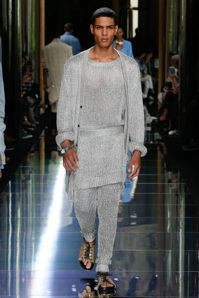 Look 11